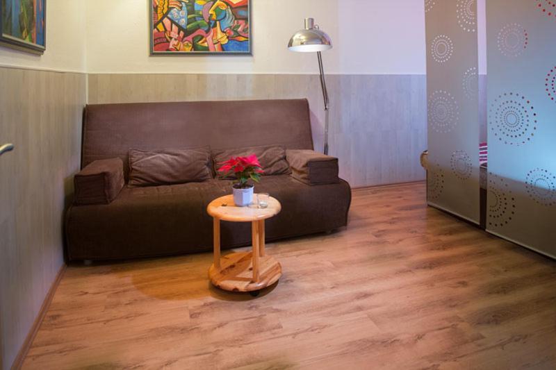 H&H Apartments Im Herzen Der Stadt Teilweise Mit Balkon Ruhig Zentral Modern Mit Kueche Грайфсвальд Экстерьер фото