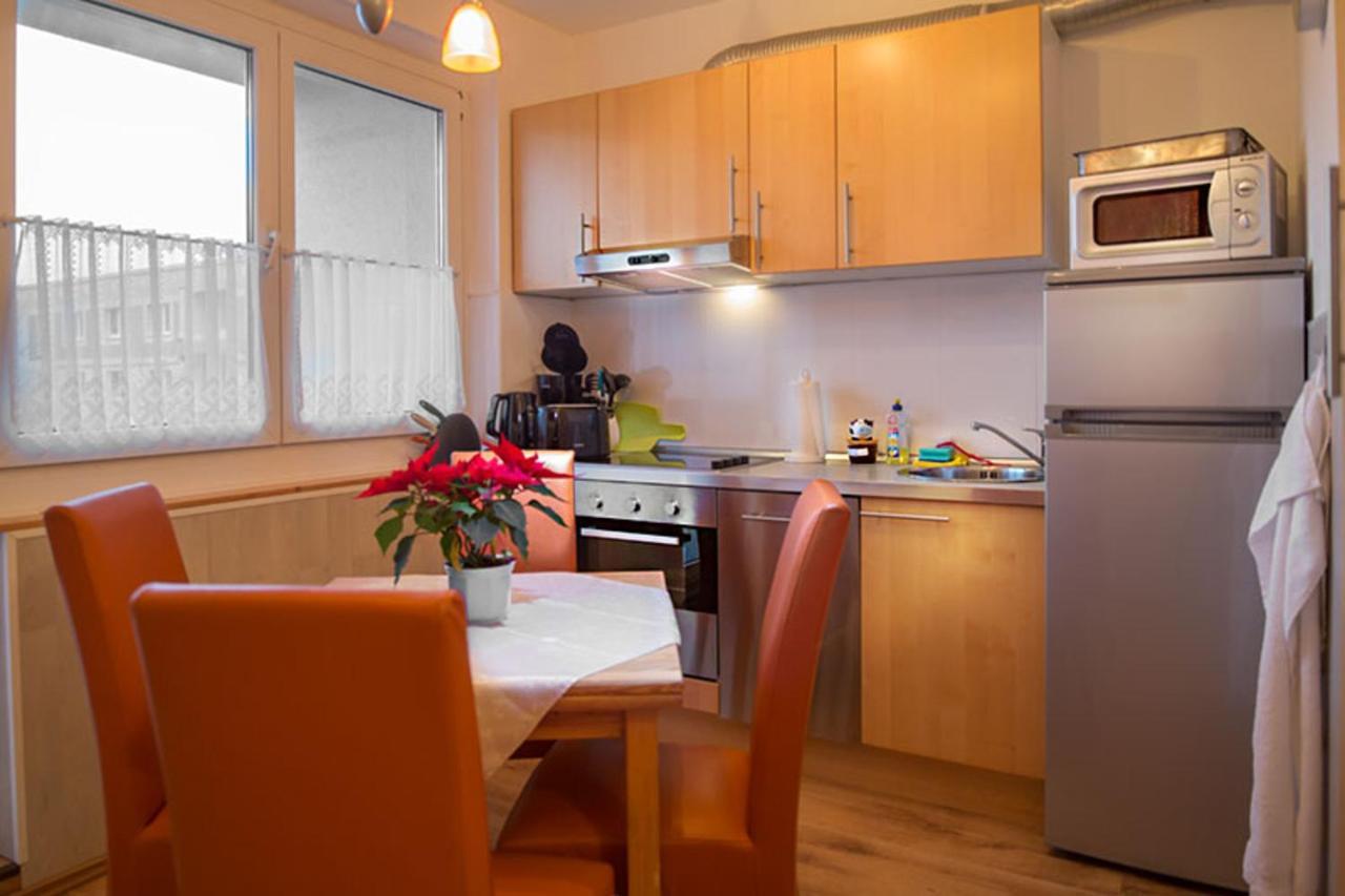 H&H Apartments Im Herzen Der Stadt Teilweise Mit Balkon Ruhig Zentral Modern Mit Kueche Грайфсвальд Экстерьер фото